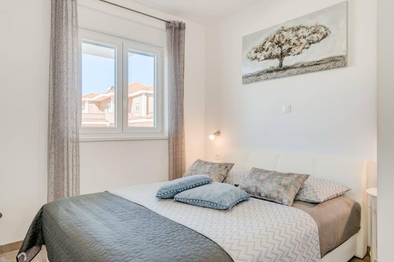 Appartamento La Vie Est Belle Traù Esterno foto